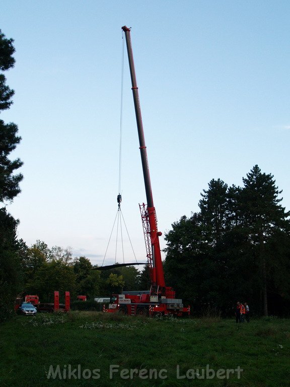 BF Koeln Kleinflugzeug in Koeln Flittard abgestuerzt  P31.JPG